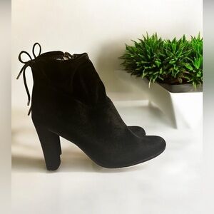 libby. edelman | Shoes | Libby Edelman Black Velvet Over Ankle..  Size 6…